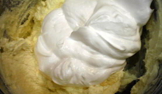 торт с профитролями и хурмой