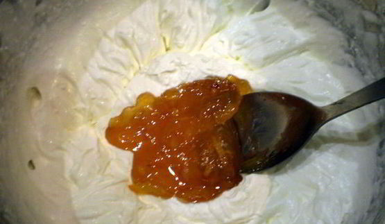 торт с профитролями и хурмой