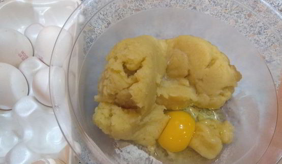 торт с профитролями