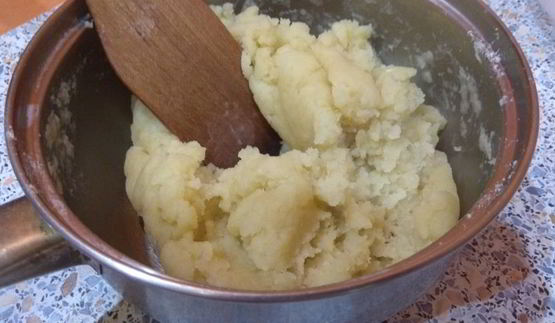 торт с профитролями