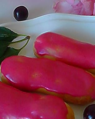 Вишневые эклеры