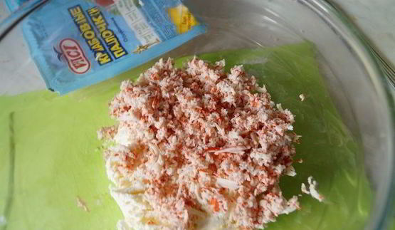 эклеры с крабовой начинкой