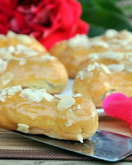 Рецепт эклеров с шоколадным кремом, карамелью и миндалем