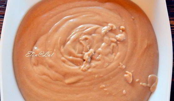 эклеры с шоколадным кремом, карамелью и миндалем