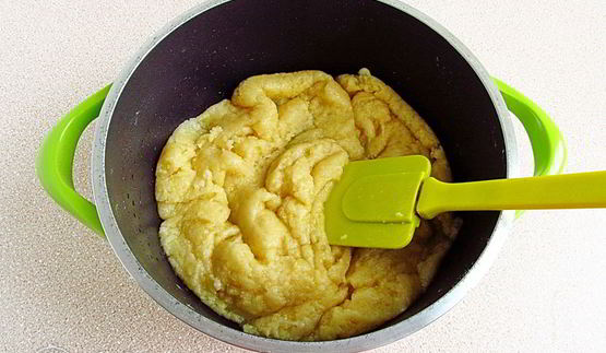 эклеры со сливочно-сметанным кремом