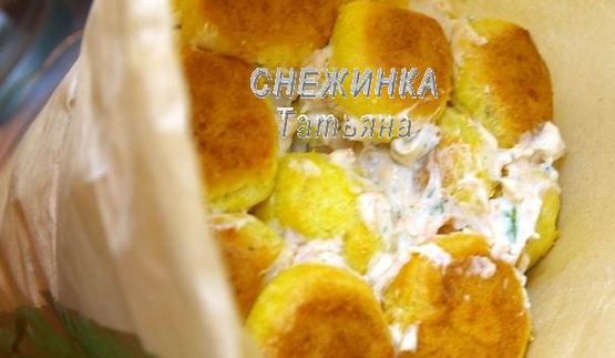 закусочный торт новогодняя елка из профитролей и сливочного крем-мусса с семгой