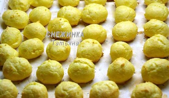 закусочный торт новогодняя елка из профитролей и сливочного крем-мусса с семгой