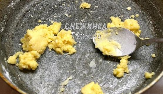 закусочный торт новогодняя елка из профитролей и сливочного крем-мусса с семгой