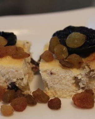 Запеканка из творога с сухофруктами