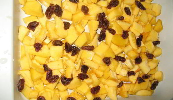 запеканка рисовая с тыквой, яблоками и изюмом