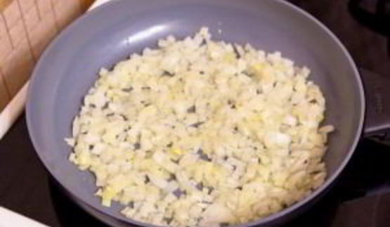 запеканка с куриным филе, грибами и картофельным пюре