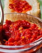 Аджика из помидоров и чеснока, без перца