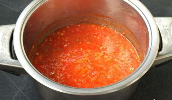 аджика из помидоров и яблок