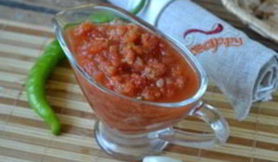 аджика с яблоками и помидорами на зиму