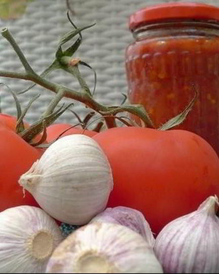 Рецепт горькой аджики из перца и помидор на зиму