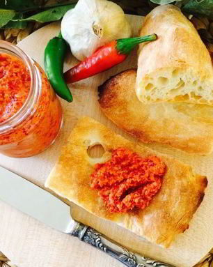 Красная аджика