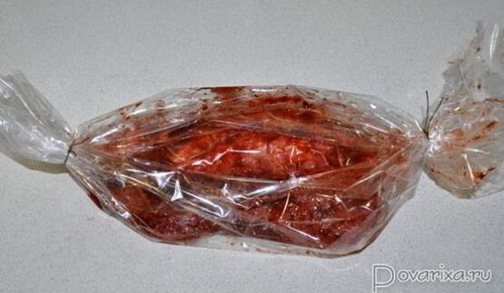 свиной окорок с аджикой в духовке