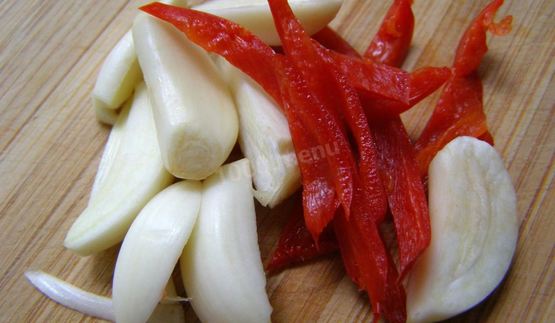 заманиха из помидор на зиму аджика