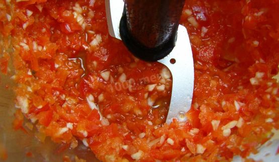 заманиха из помидор на зиму аджика