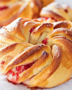 Булочки с малиновым джемом