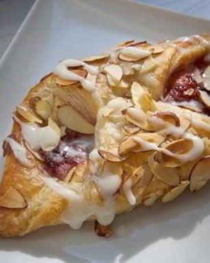 Датские булочки с марципаном и джемом