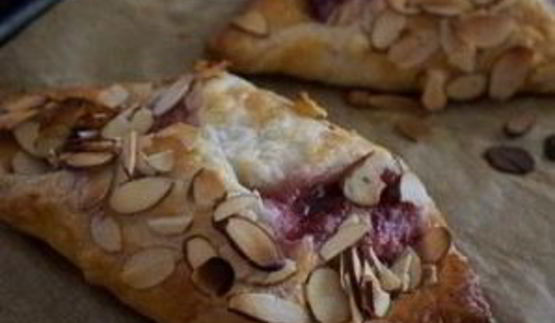 датские булочки с марципаном и джемом