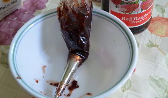 донаты с малиновым джемом