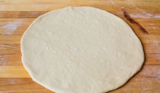 крученая булка с абрикосовым джемом