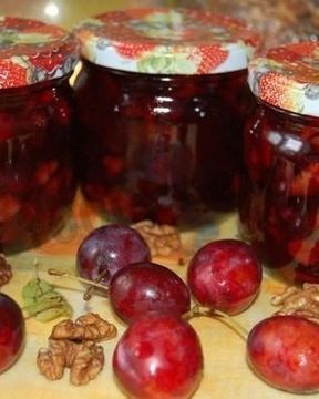 Сливовый джем с орехами