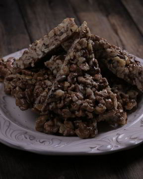 Гозинаки — грецкие орехи с медом