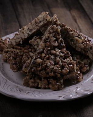 Гозинаки — грецкие орехи с медом