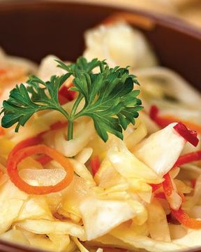 Капуста, квашенная с острым перцем