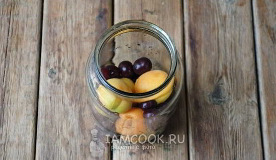 абрикосово-вишневый компот на зиму
