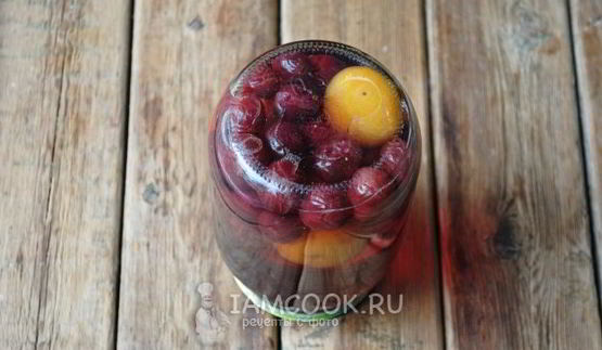 абрикосово-вишневый компот на зиму