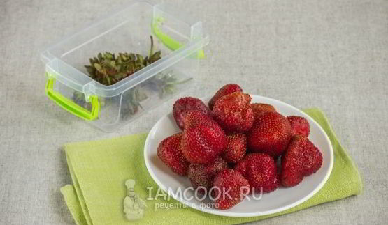 клубничный компот на зиму в литровых банках