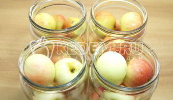 компот из брусники с яблоками