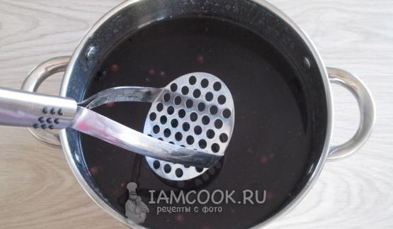 компот из черноплодной рябины и брусники