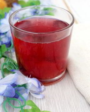 Компот из кизила, яблок и мяты