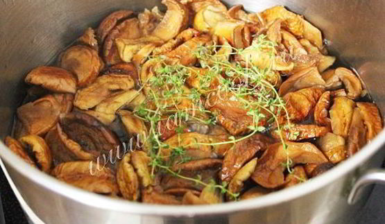 компот из сушеных яблок с тимьяном