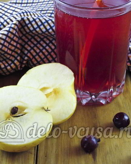 Рецепт компота из яблок и черной смородины