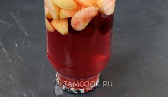 компот из яблок и ежевики на зиму