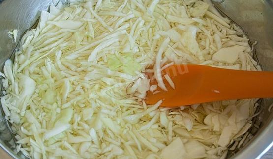 квашеная капуста с луком на зиму