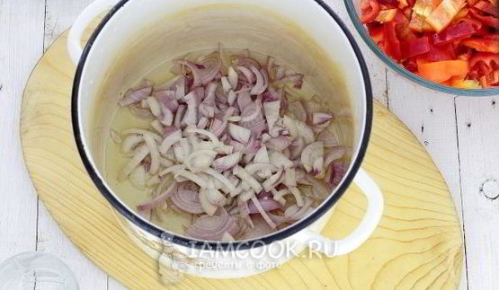 лечо из перца, помидоров и лука
