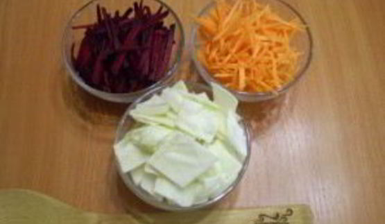 быстрая маринованная капуста со свеклой