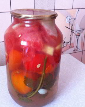 Маринованные арбузы с помидорами