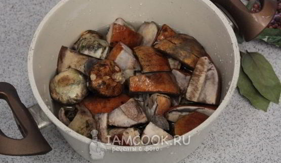 маринованные подосиновики