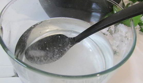 малосольные огурчики в минеральной воде