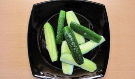 малосольные огурцы в пакете