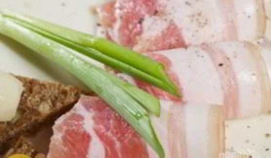 сало соленое с чесноком