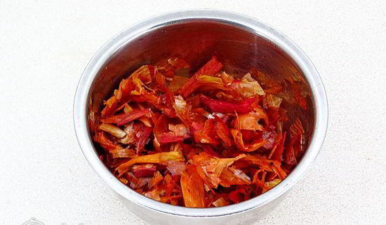 сало в луковой шелухе в мультиварке